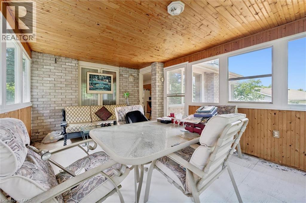 176 SANDFORD FLEMING Drive - 22