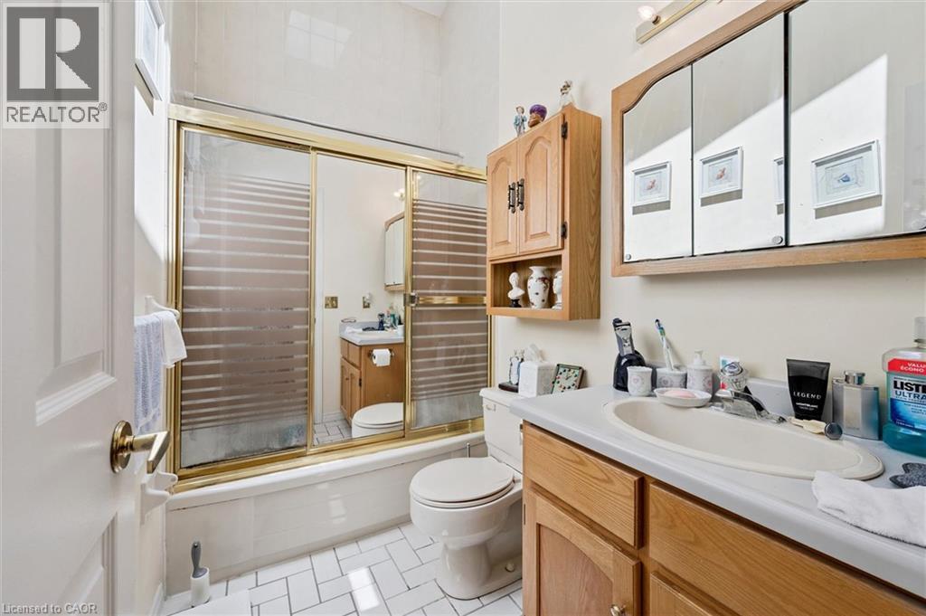 176 SANDFORD FLEMING Drive - 13