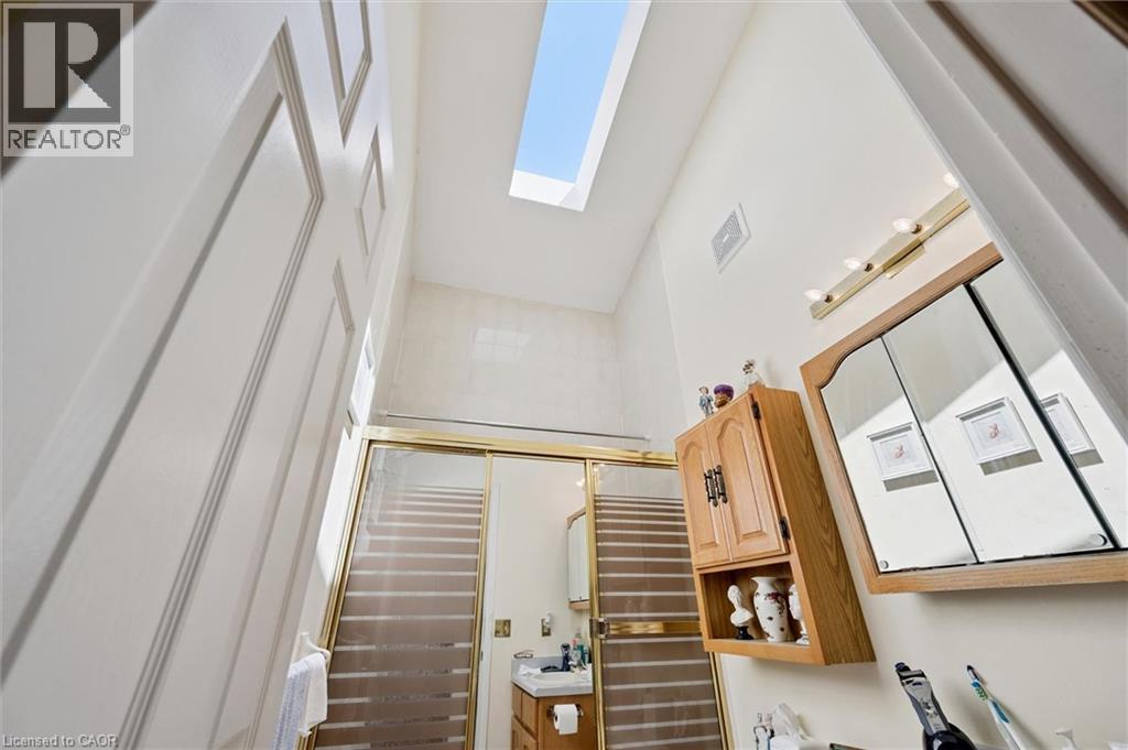 176 SANDFORD FLEMING Drive - 14