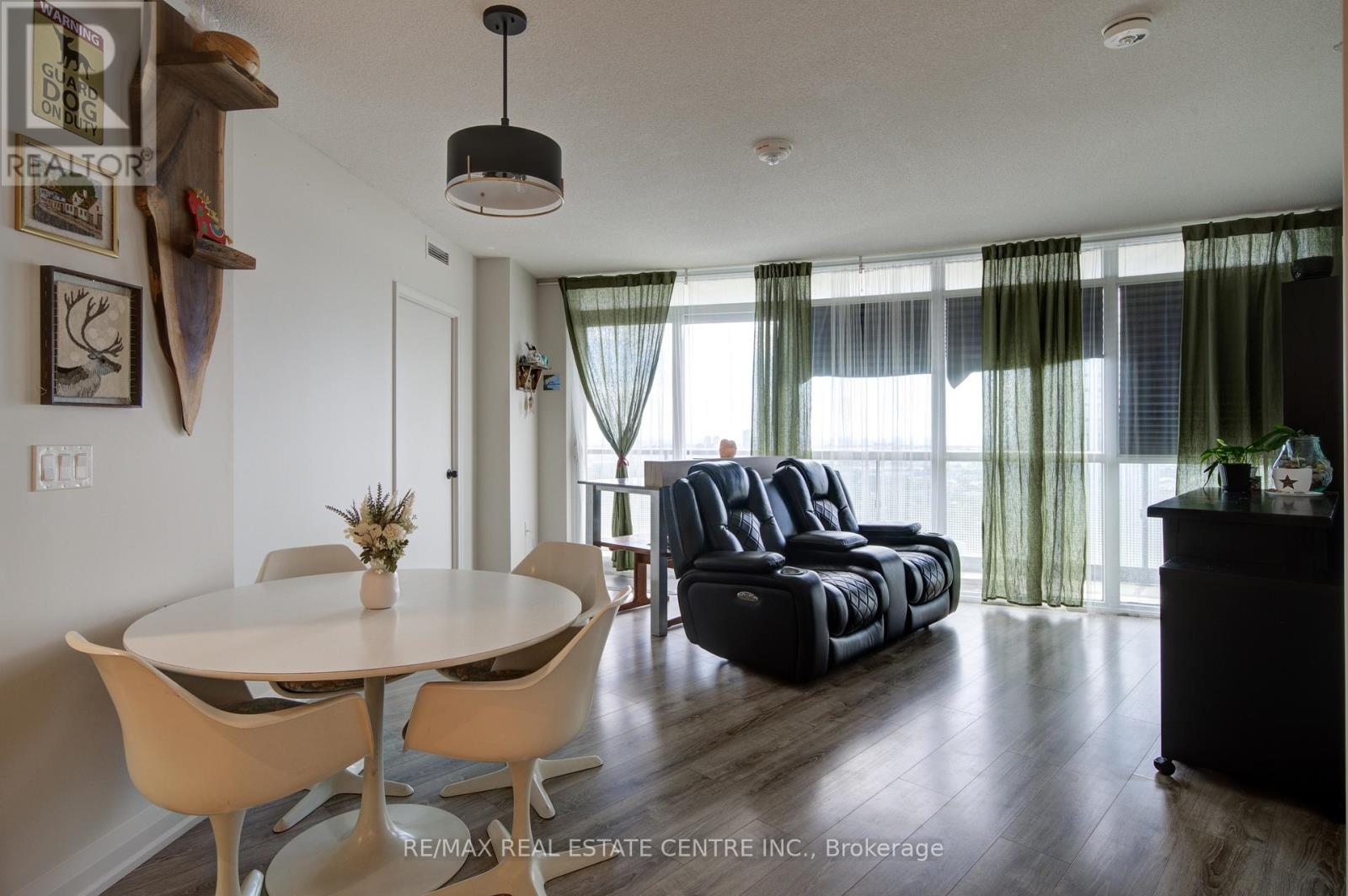 #2608 30 GIBBS ROAD - 11