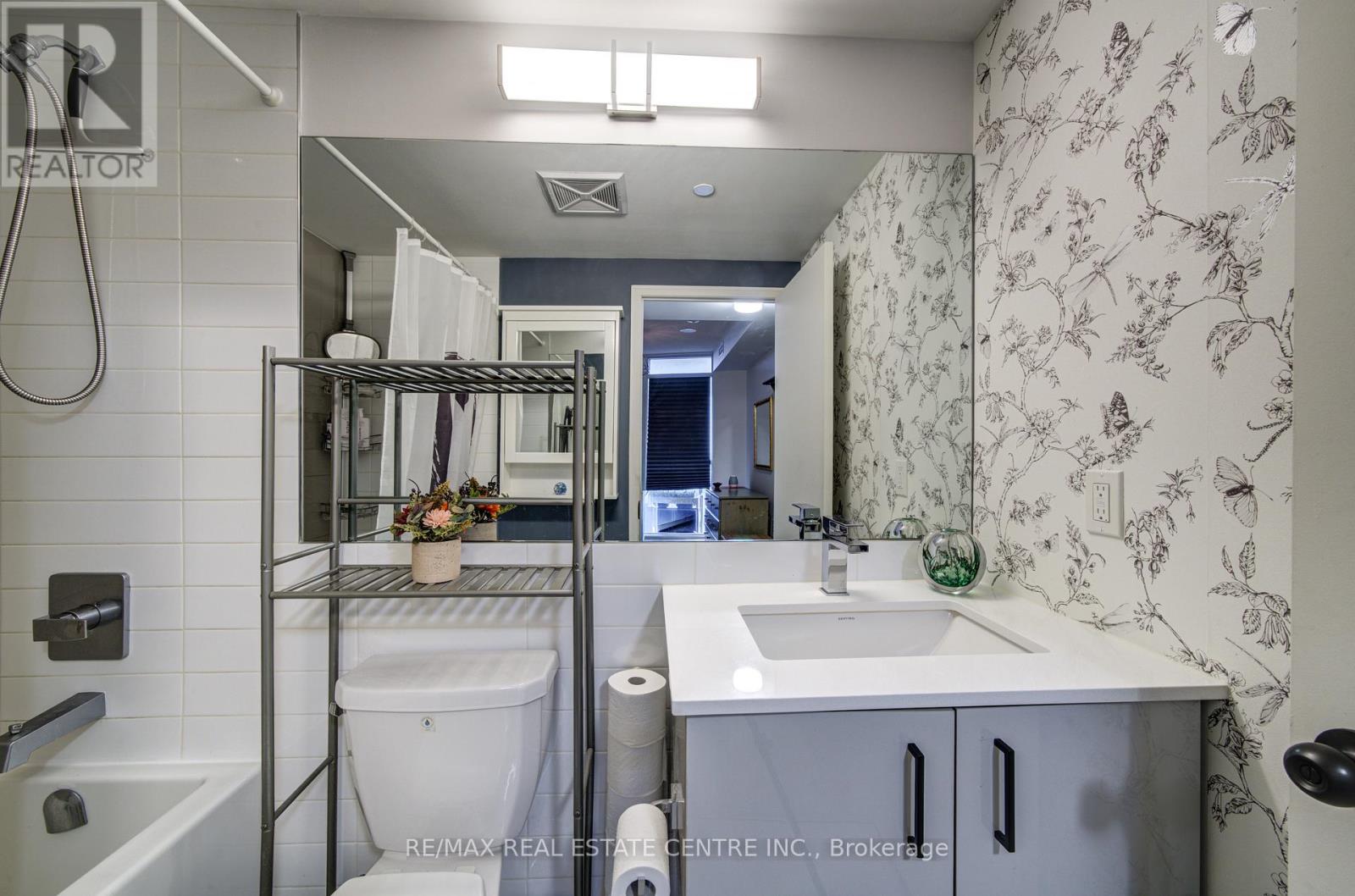 #2608 30 GIBBS ROAD - 22