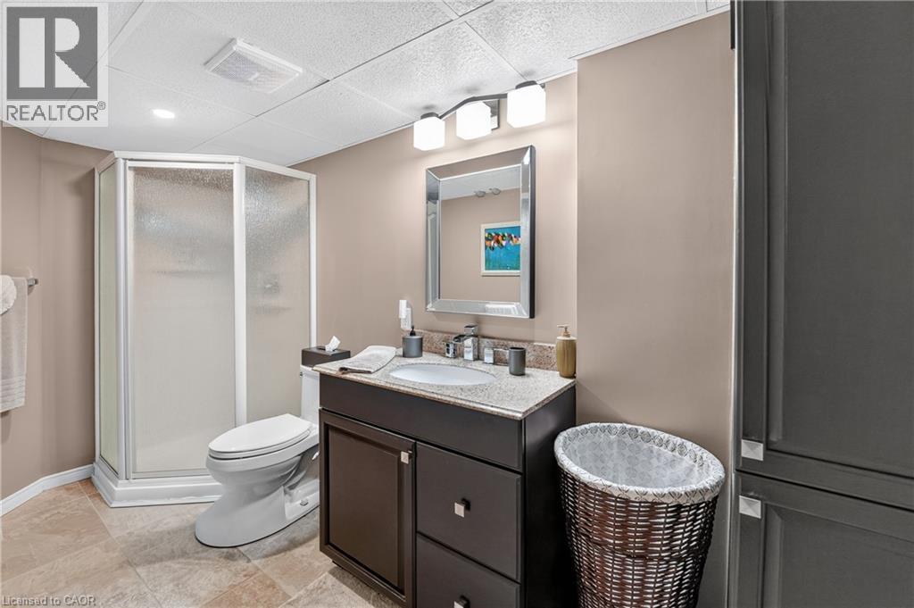 86 HEDGE LAWN Drive - Image 34