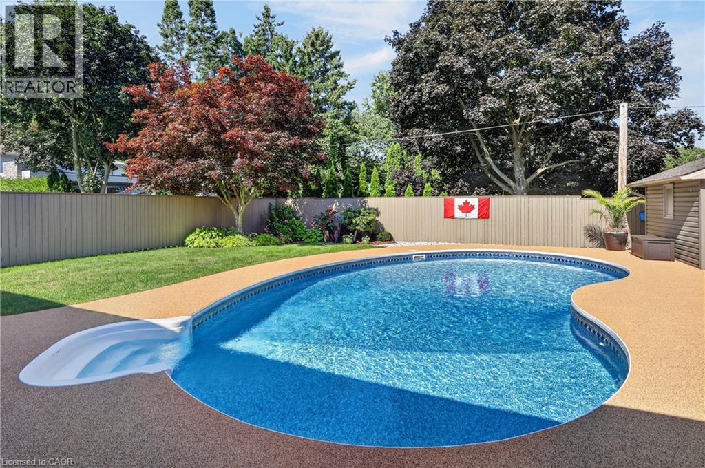 86 HEDGE LAWN Drive - 44