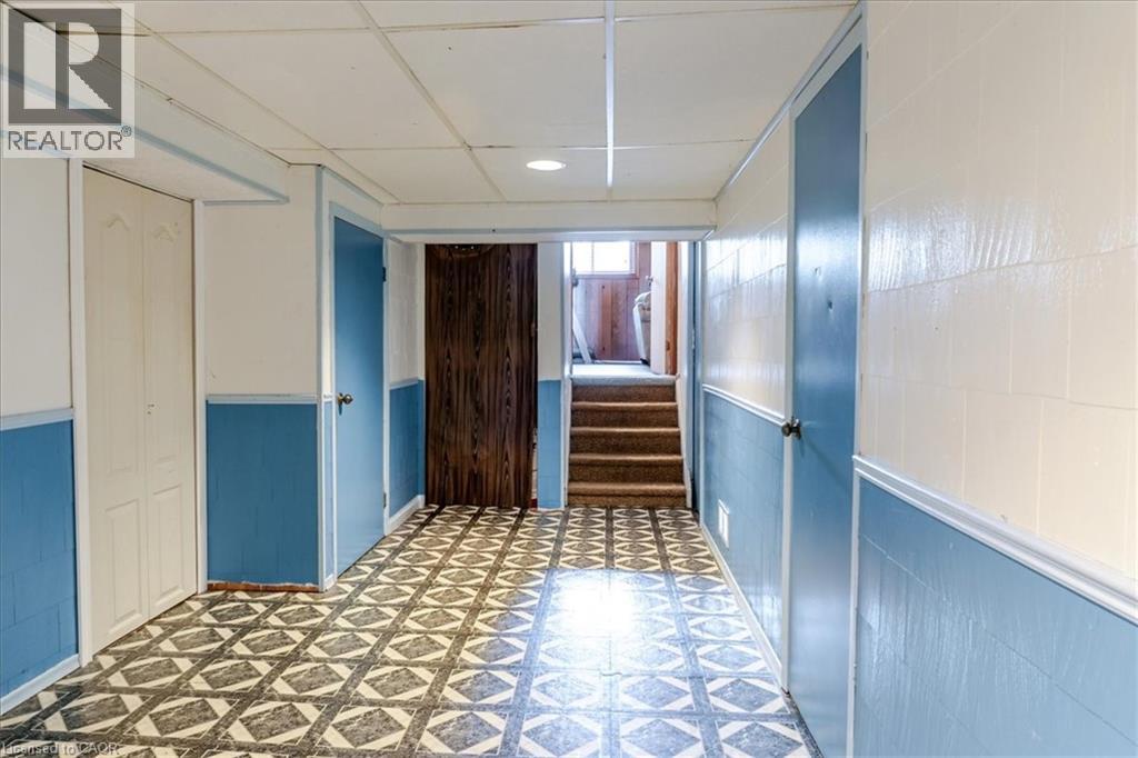 219 ATHENIA Drive - Image 32