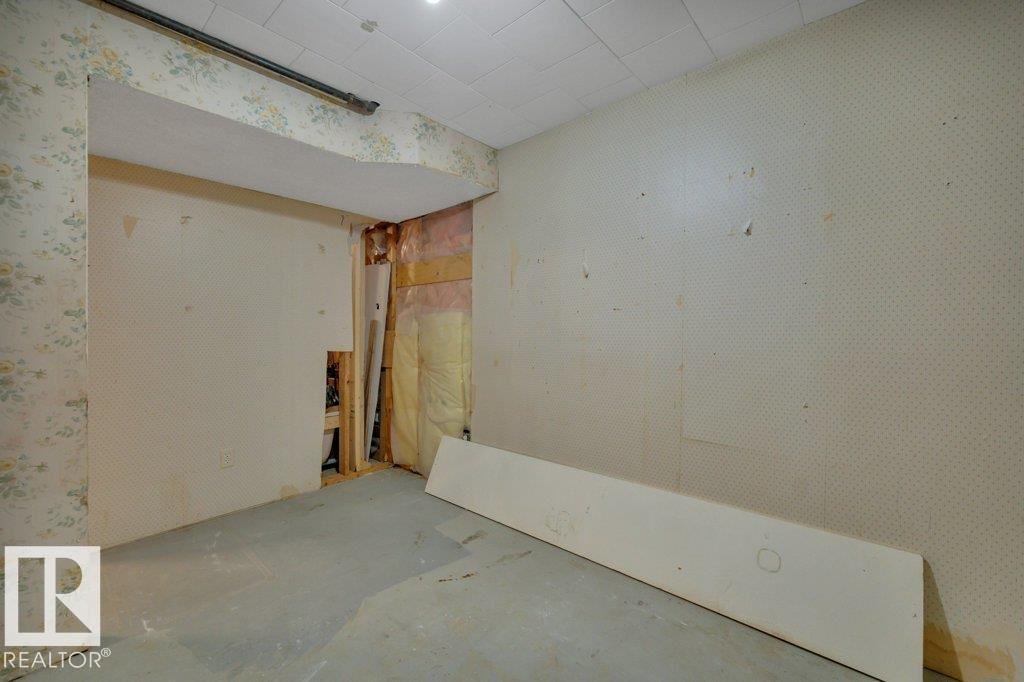 3506 44 ST - Image 42