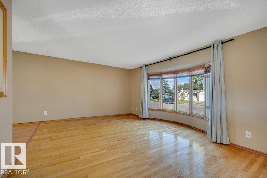 3506 44 ST - 8
