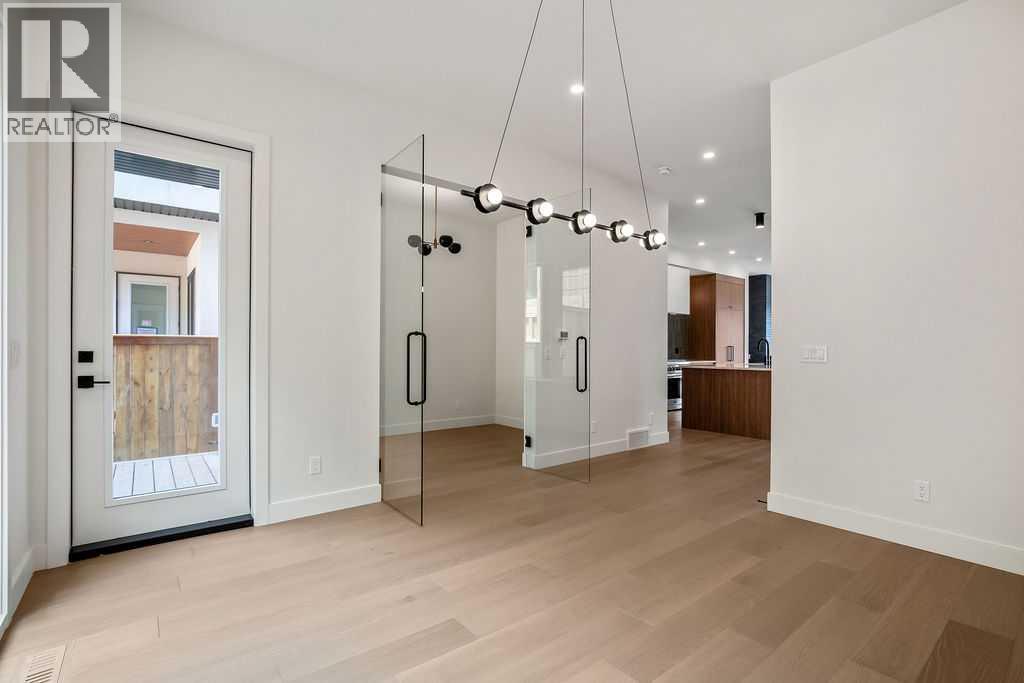 710 Bridge Crescent NE - 11