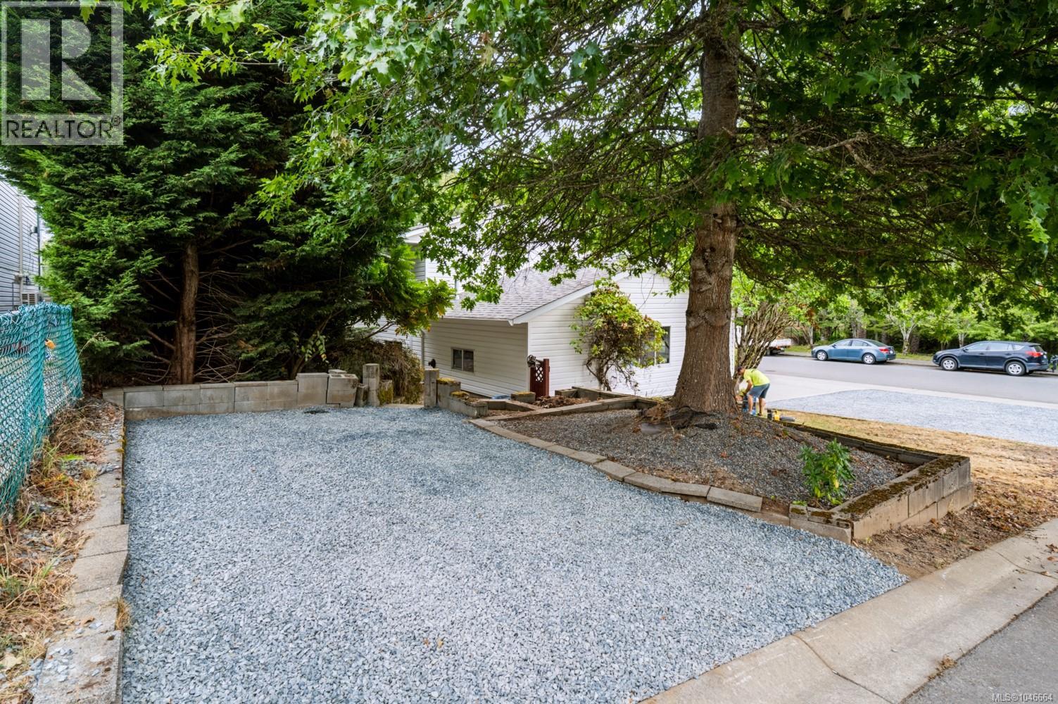 1001 Timberwood Dr - 34