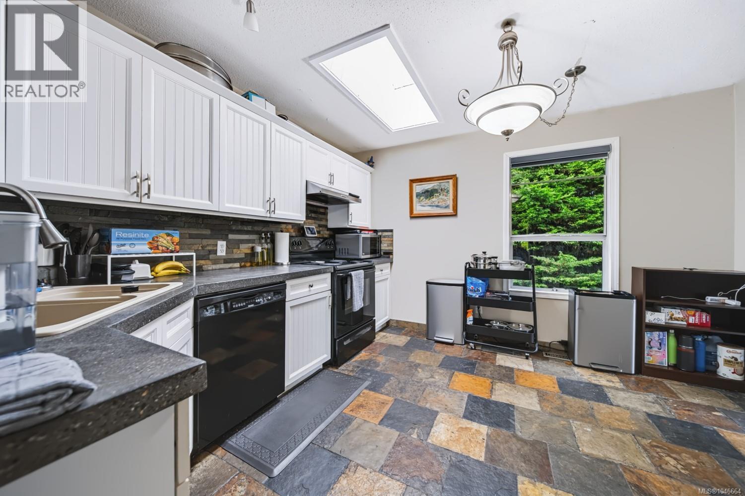 1001 Timberwood Dr, Nanaimo