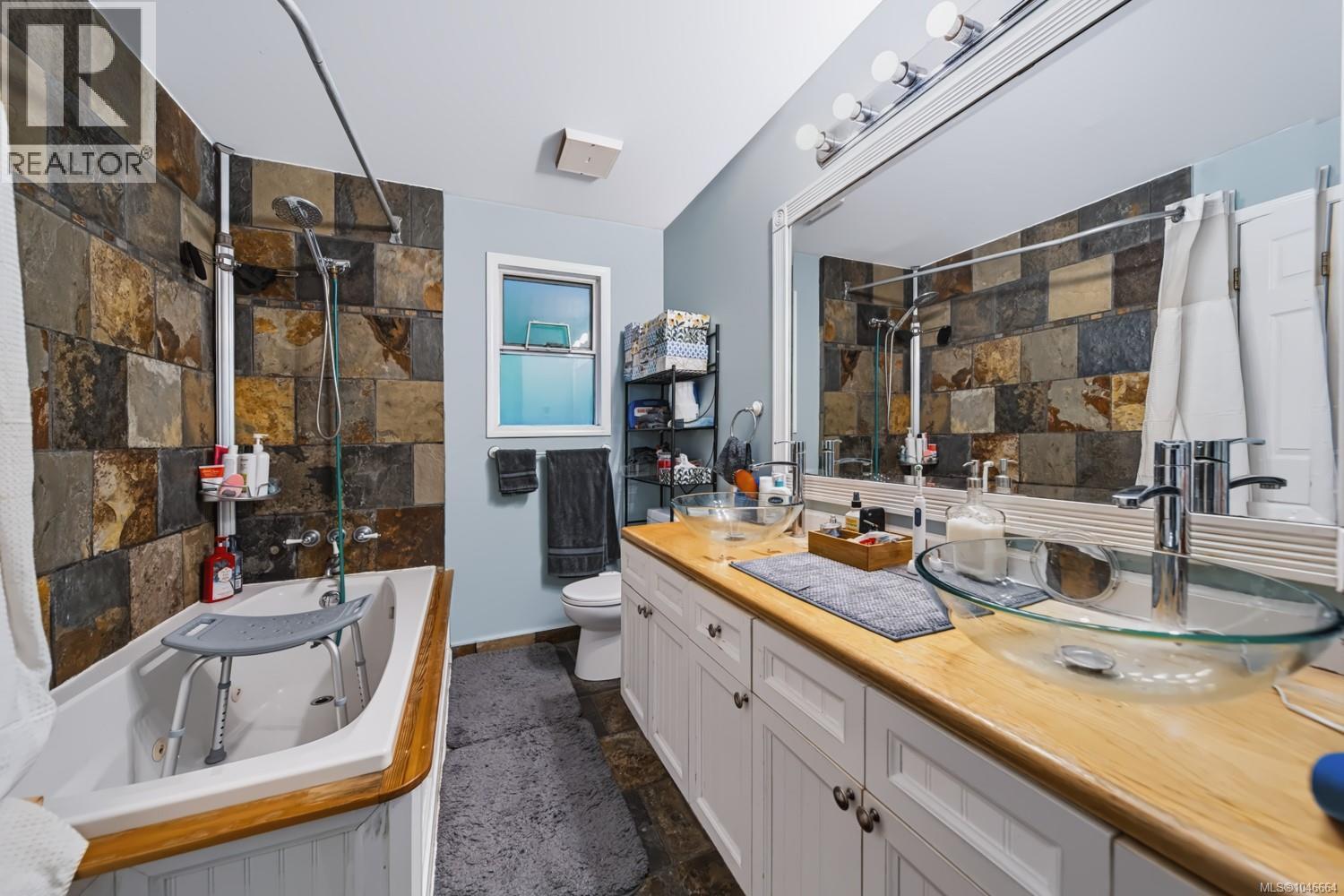 1001 Timberwood Dr, Nanaimo