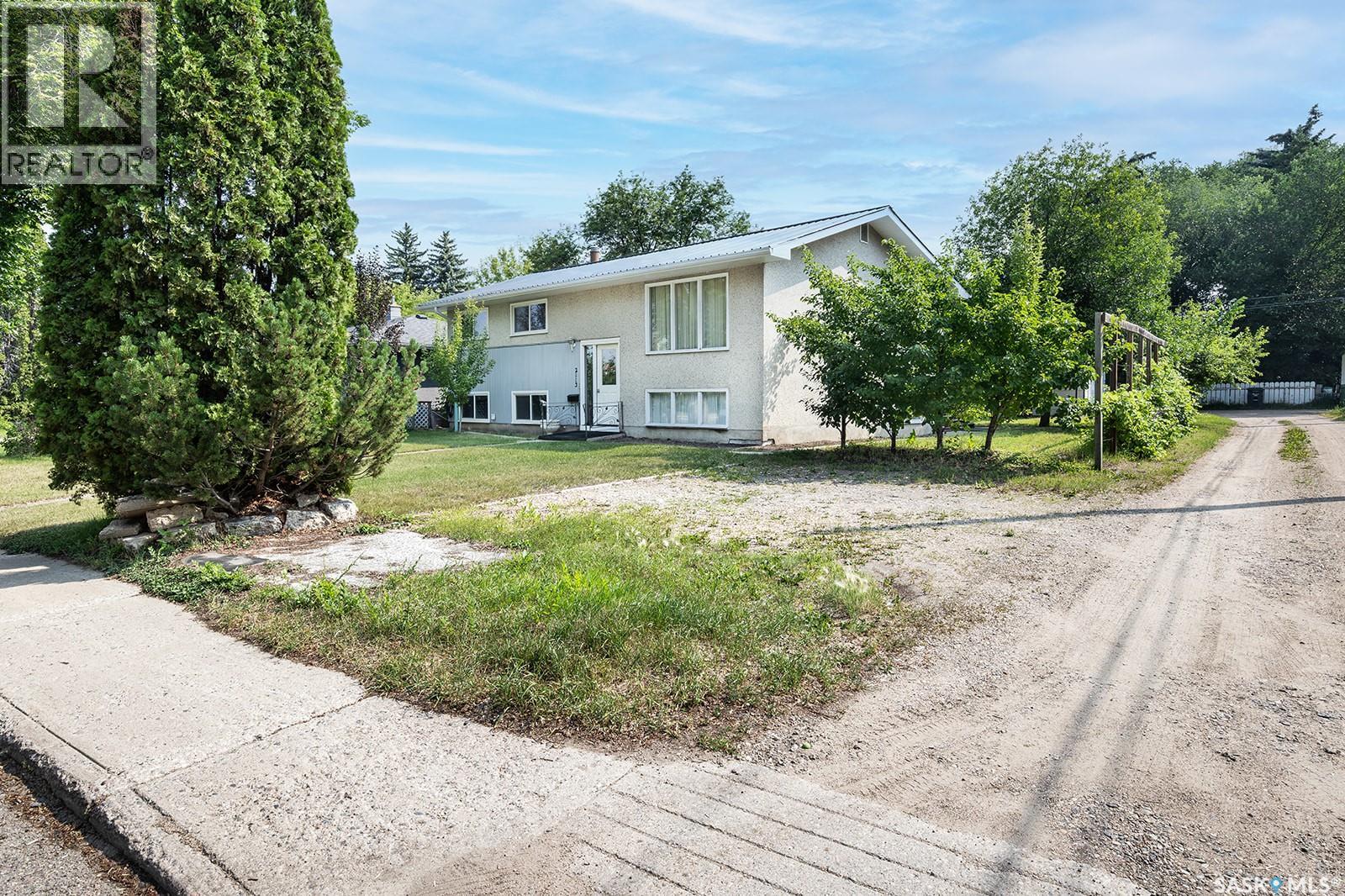 2113 Louise AVENUE - Image 36
