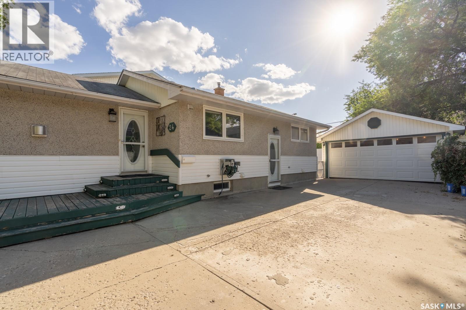 24 Mayfair CRESCENT - 29
