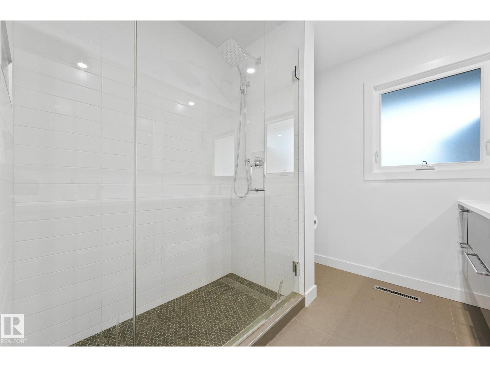 14128 98 AV NW - 27