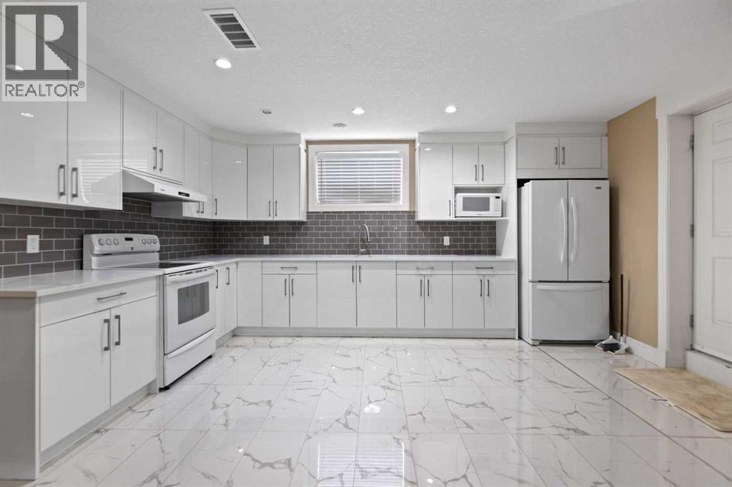 21 Saddlelake Lane NE - 36