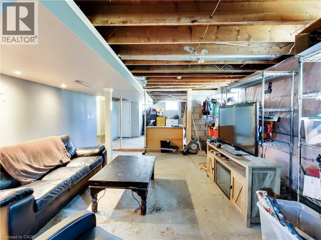 9183 SILVER Street - Image 35