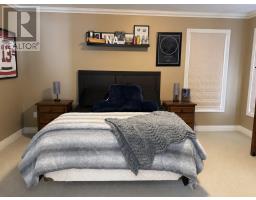 9 Brook Close thumbnail 12