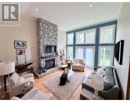 9 Brook Close thumbnail 3