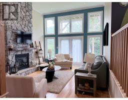 9 Brook Close thumbnail 4