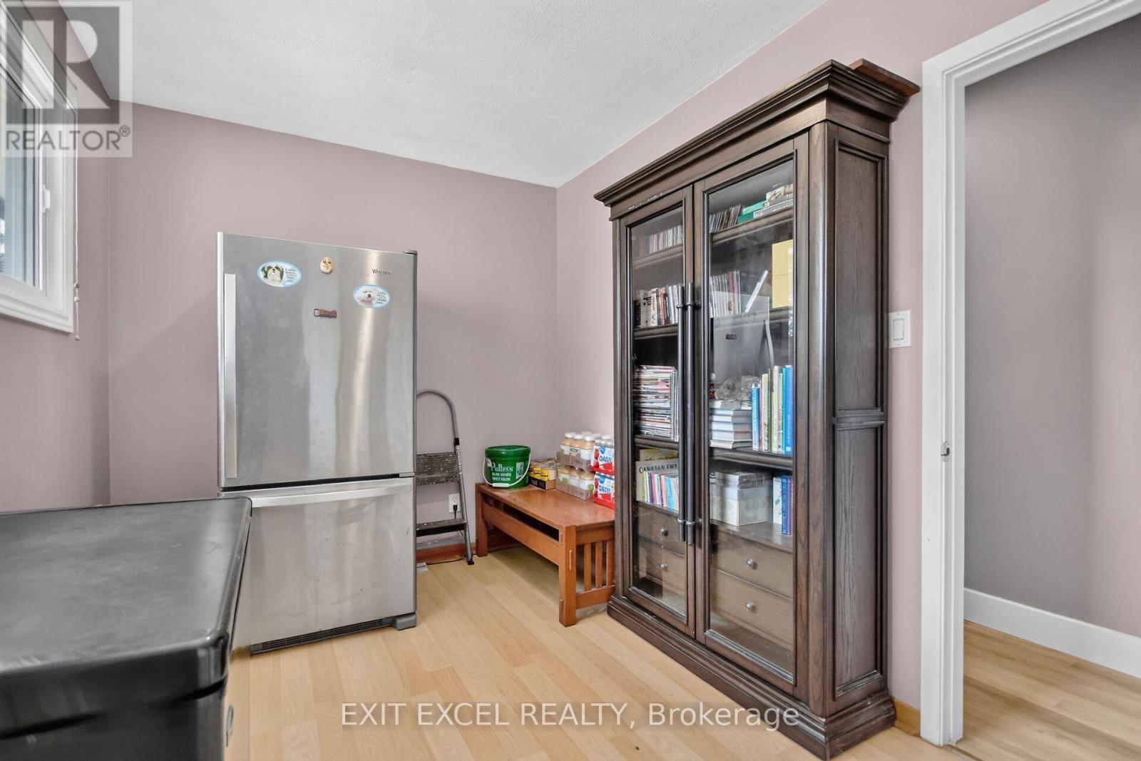 44 COLONEL MURRAY STREET - 20