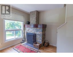1949 Greenway Park Lane, Ottawa, ON K1B5A9 Photo 11