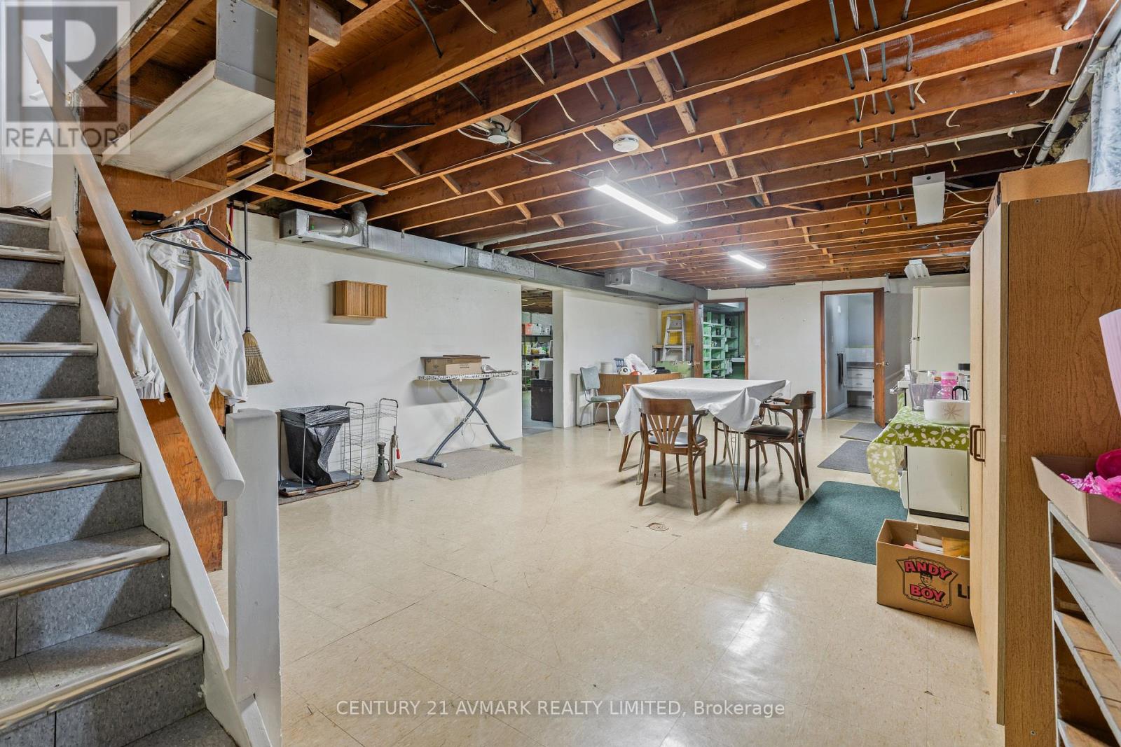 54 CLASSIC AVENUE - Image 23