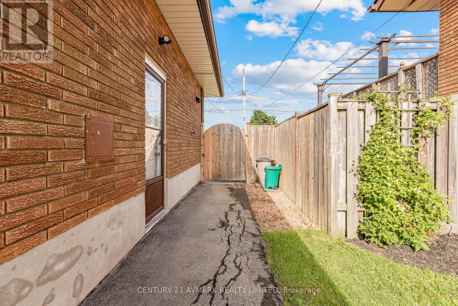 54 CLASSIC AVENUE - Image 6
