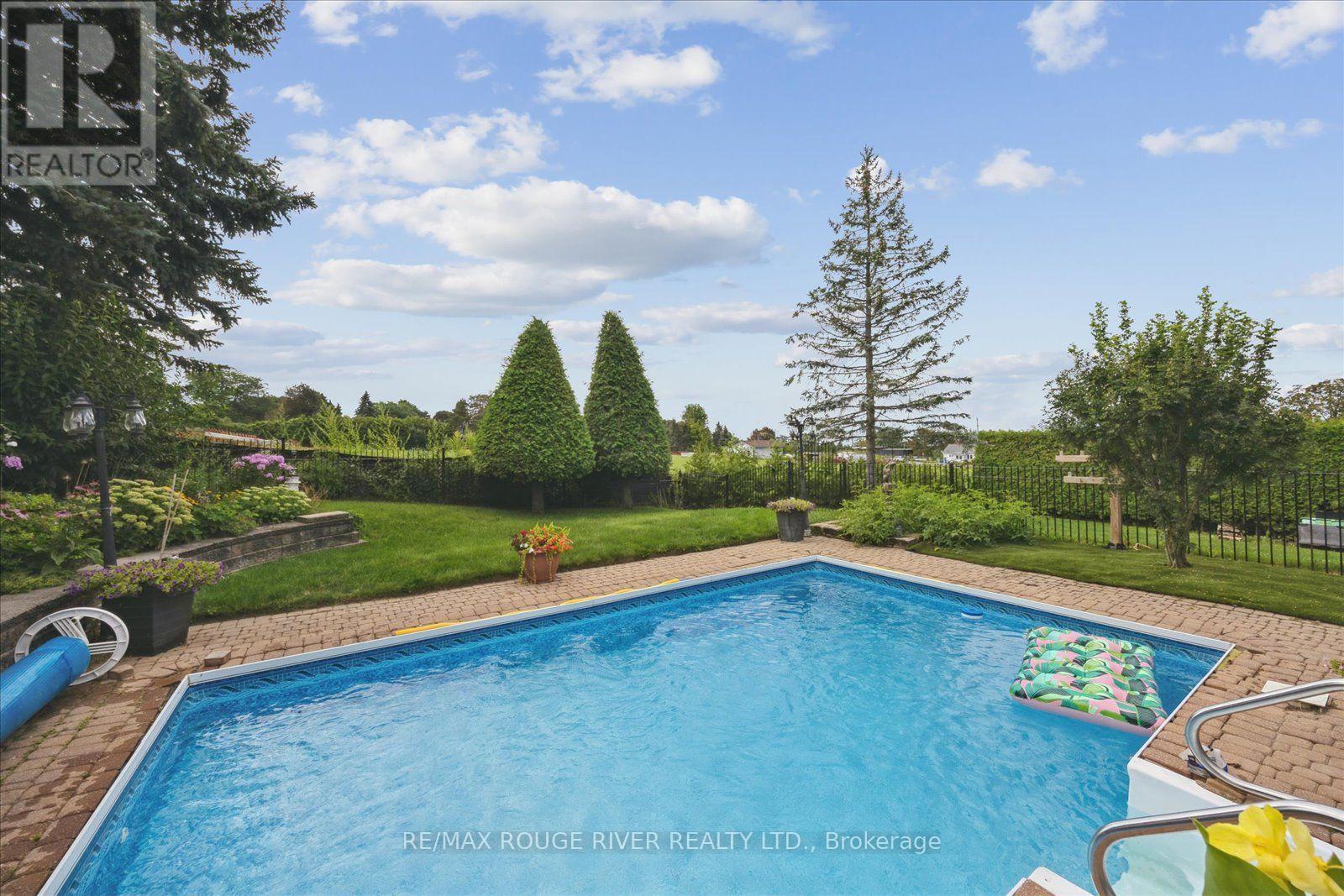 881 SWISS HEIGHTS DRIVE - 24