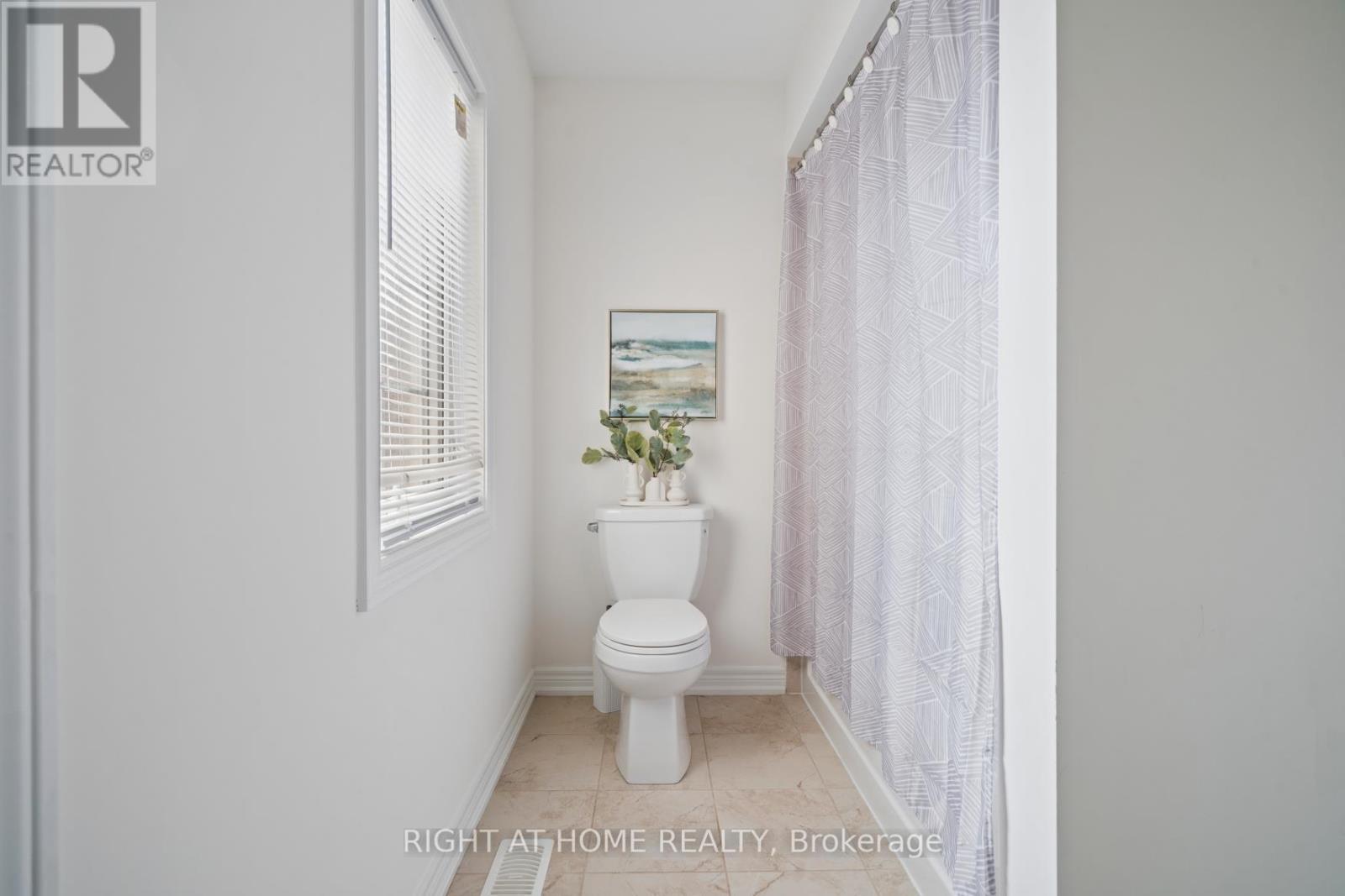 4 BILL HUTCHINSON CRESCENT - Image 36