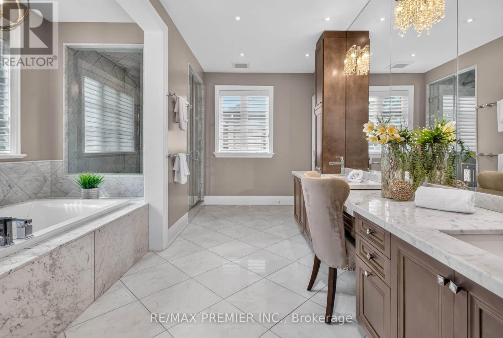 31 SARRACINI CRESCENT - 26