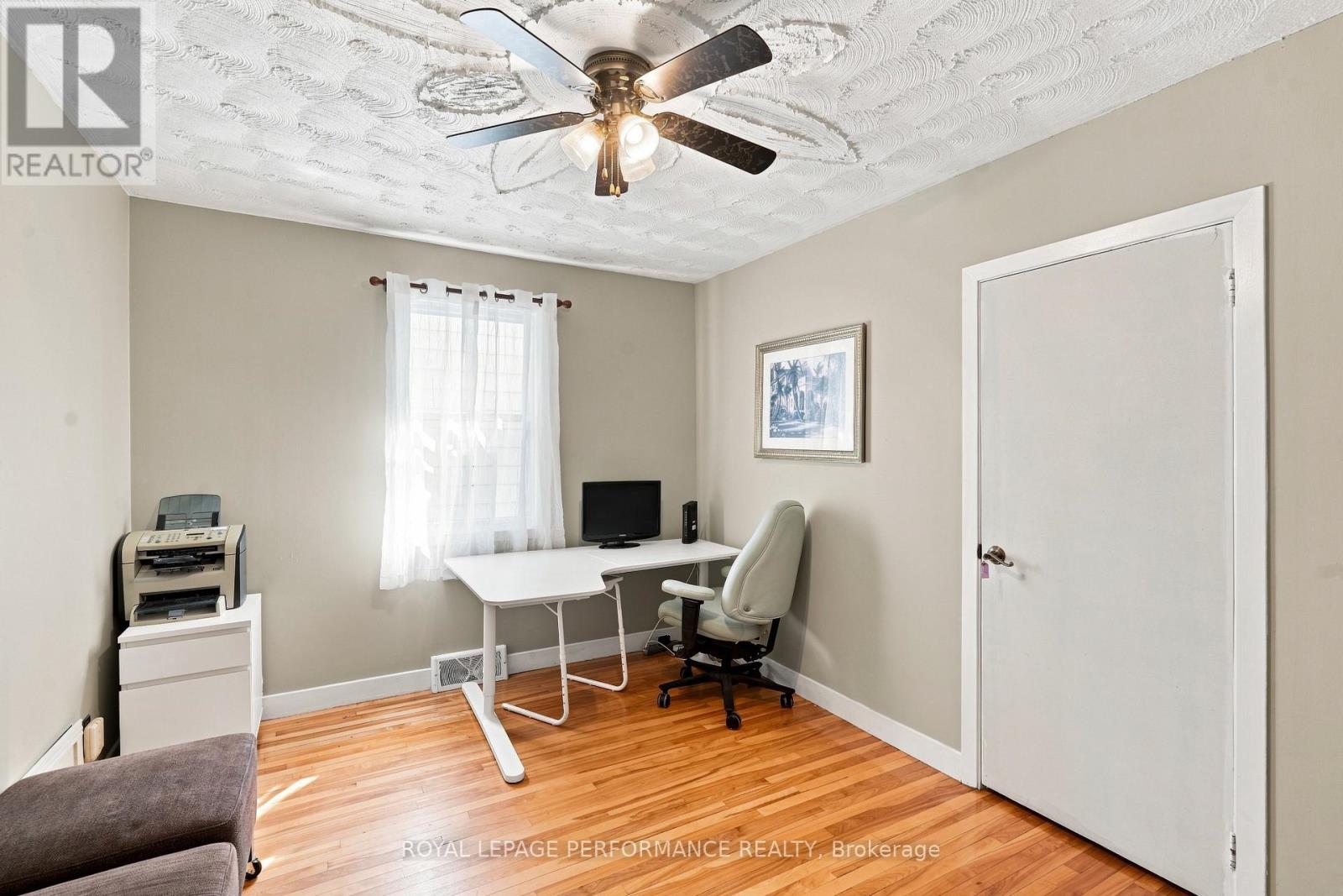 464 LAURIER STREET - Image 13