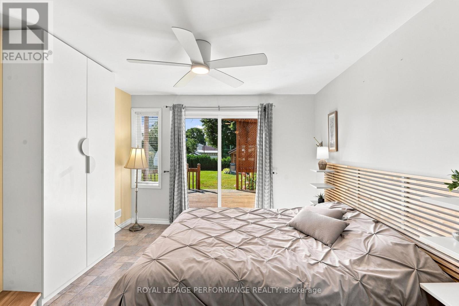 464 LAURIER STREET - Image 20
