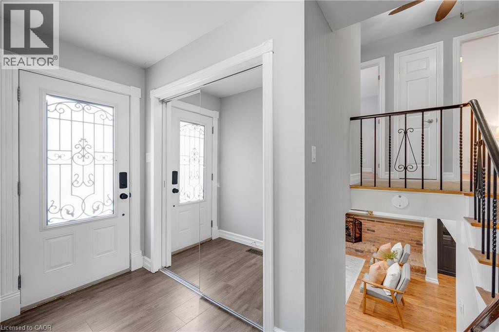 5073 QUEEN'S Court - 3