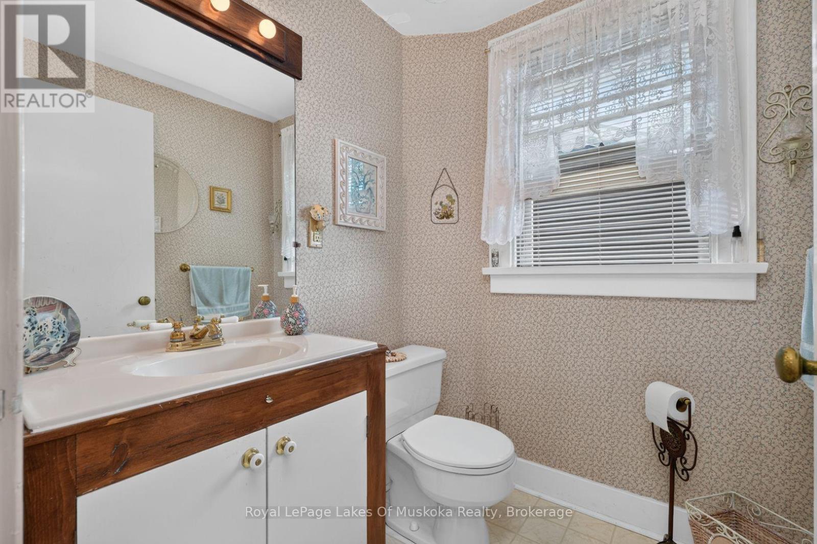 2 MOUNTVIEW AVENUE - 20