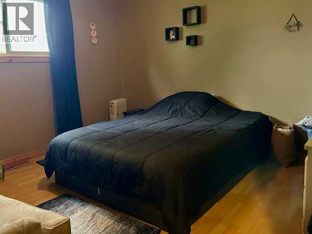 5205 50 Avenue - 6