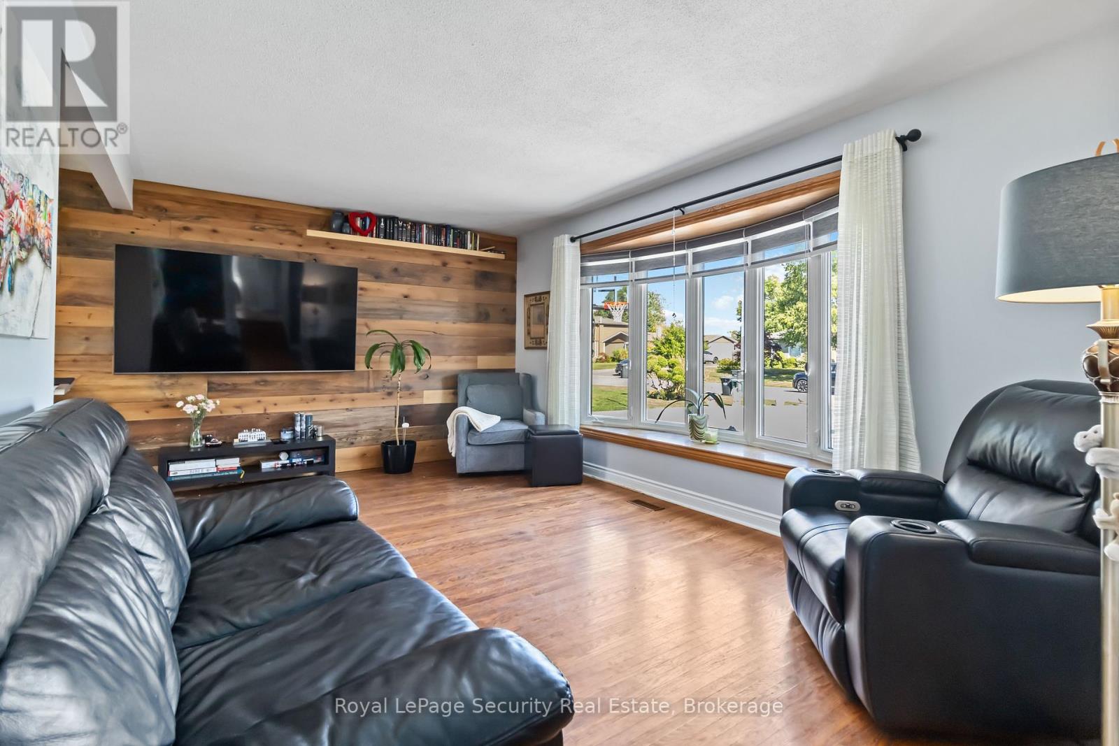 53 DUNBLAINE CRESCENT - 10