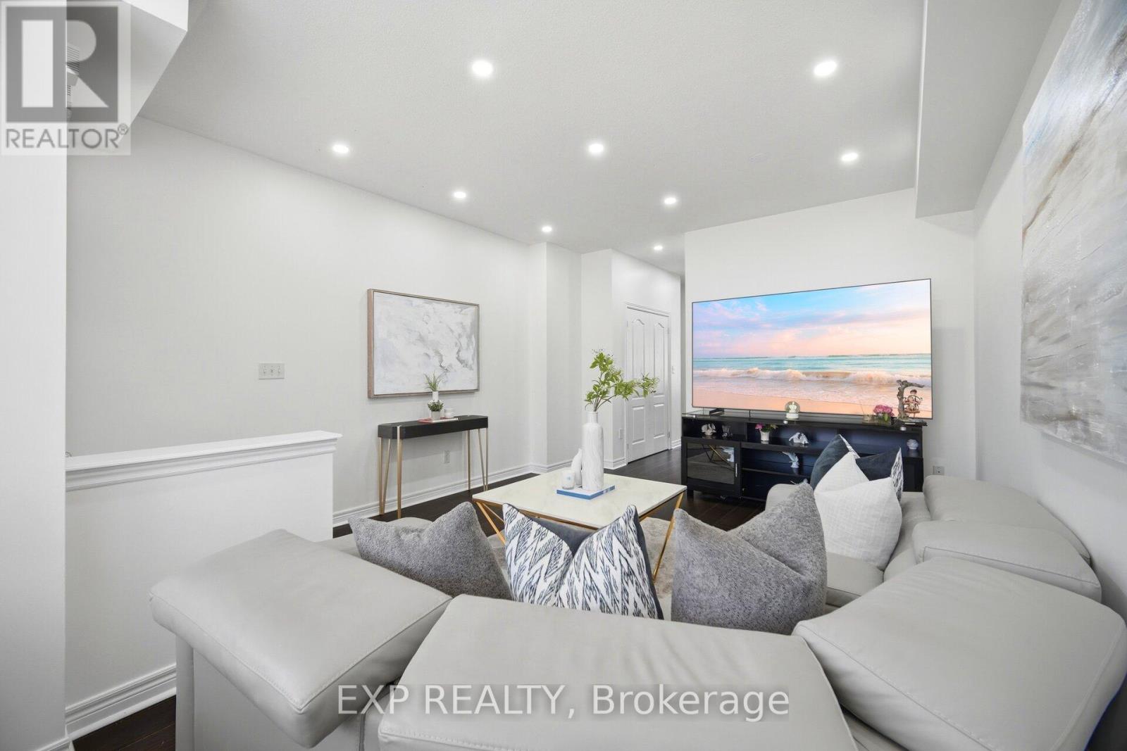 37 TOTTEN DRIVE - 8