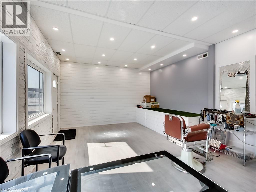 229 PARKDALE Avenue N - 8