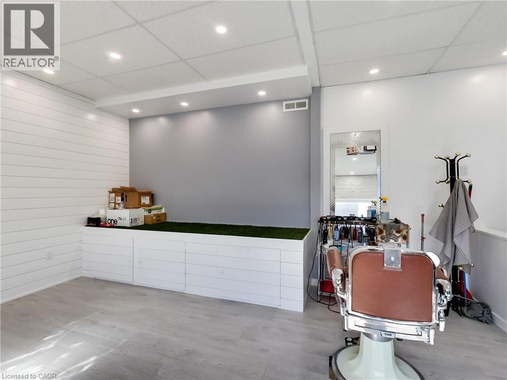 229 PARKDALE Avenue N - 6