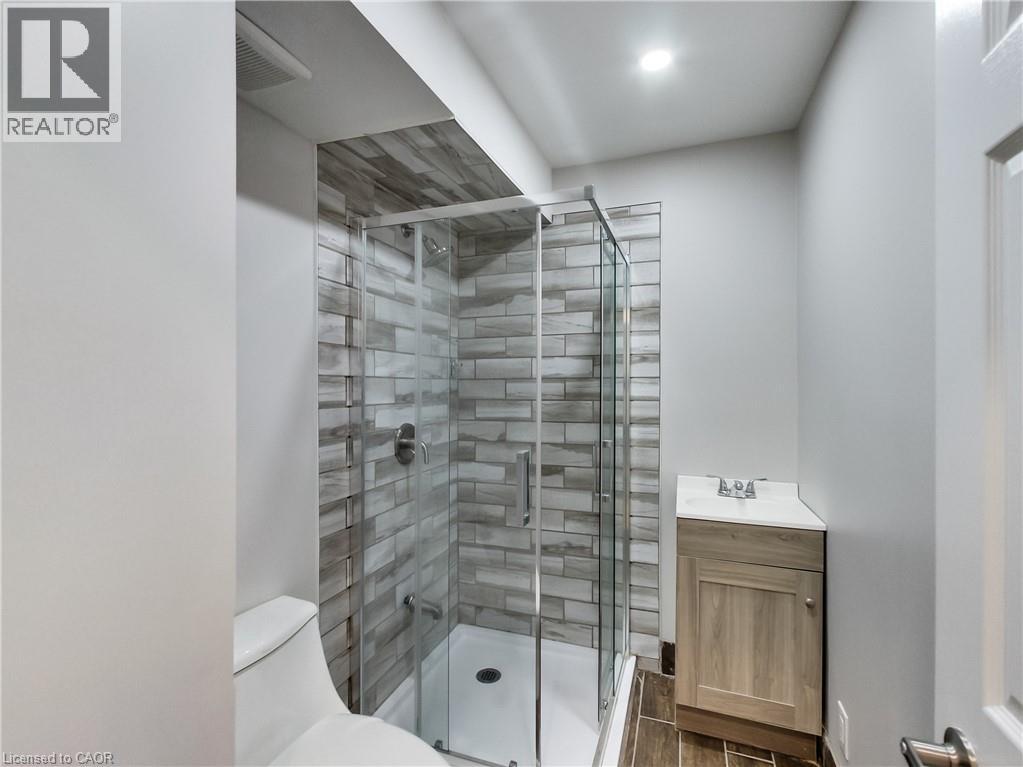 229 PARKDALE Avenue N - Image 41