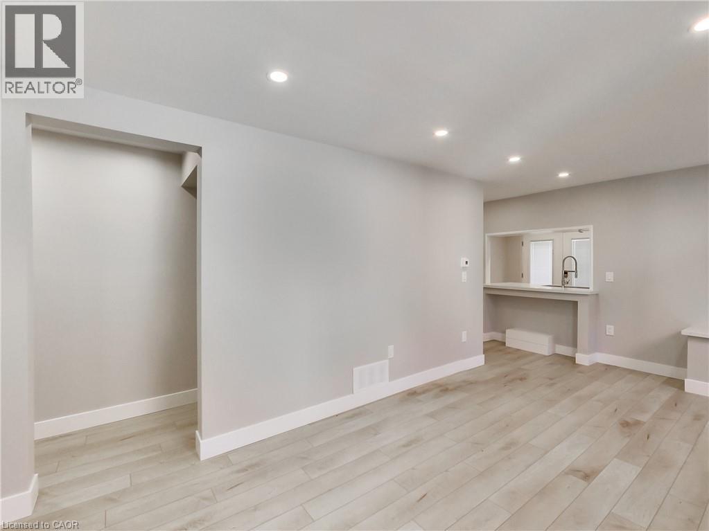 229 PARKDALE Avenue N - 39