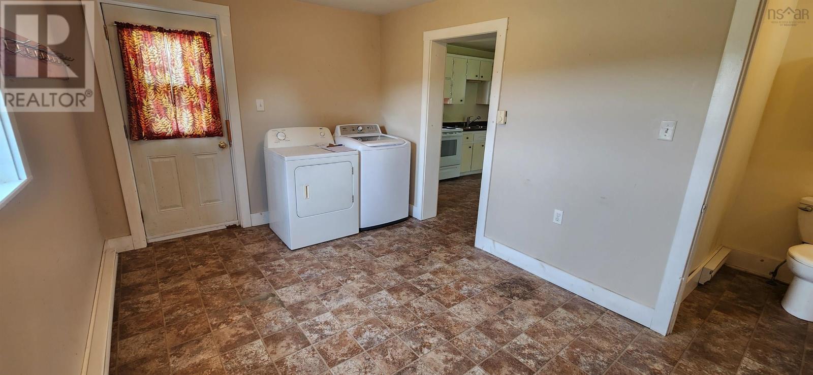 2878 201 Highway - 24