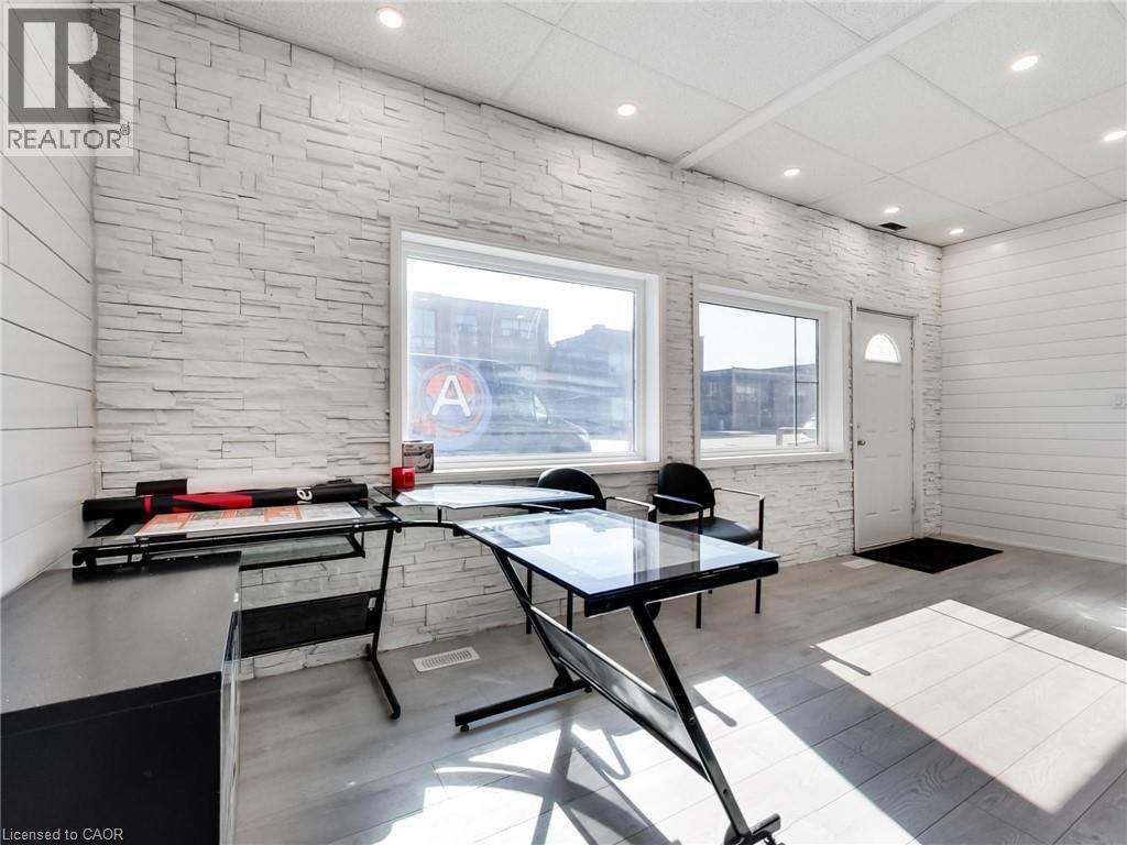 229 PARKDALE Avenue N - 8