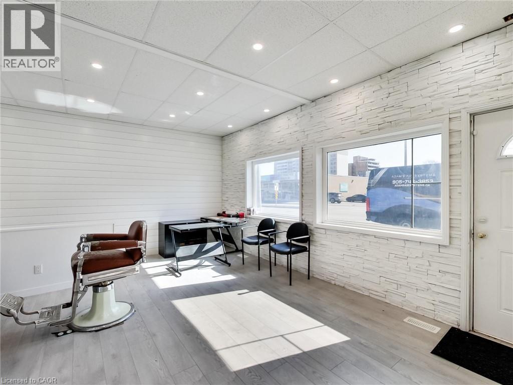 229 PARKDALE Avenue N - 6