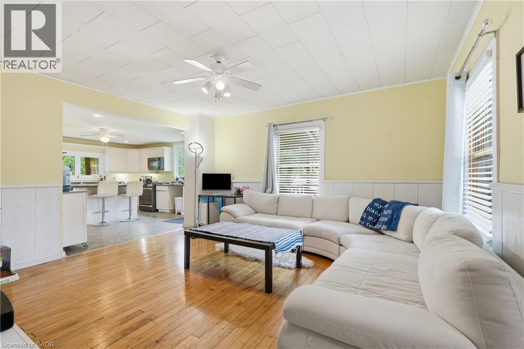 633 POINT ABINO Road S - Image 4