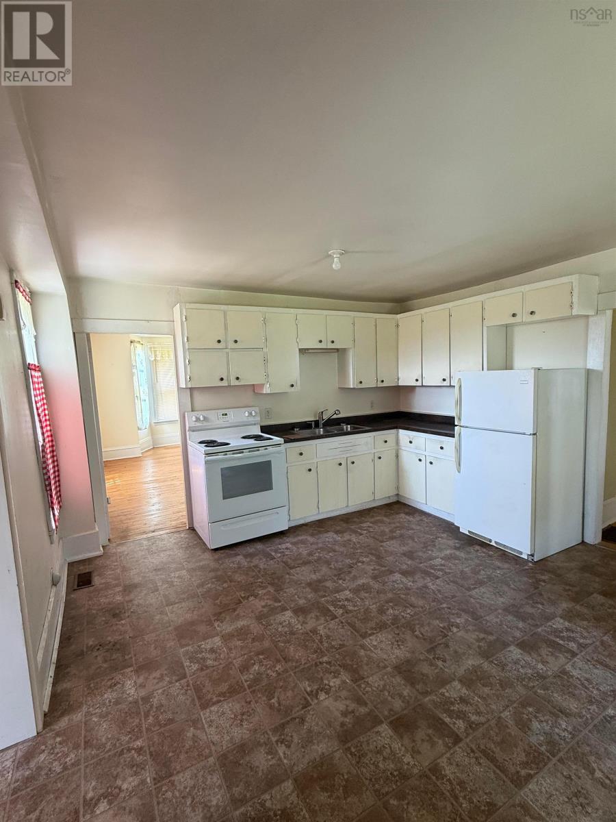 2878 201 Highway - 21