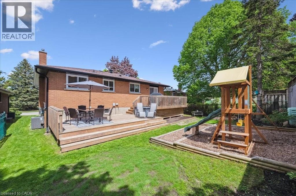 303 MARTINDALE Crescent - 32