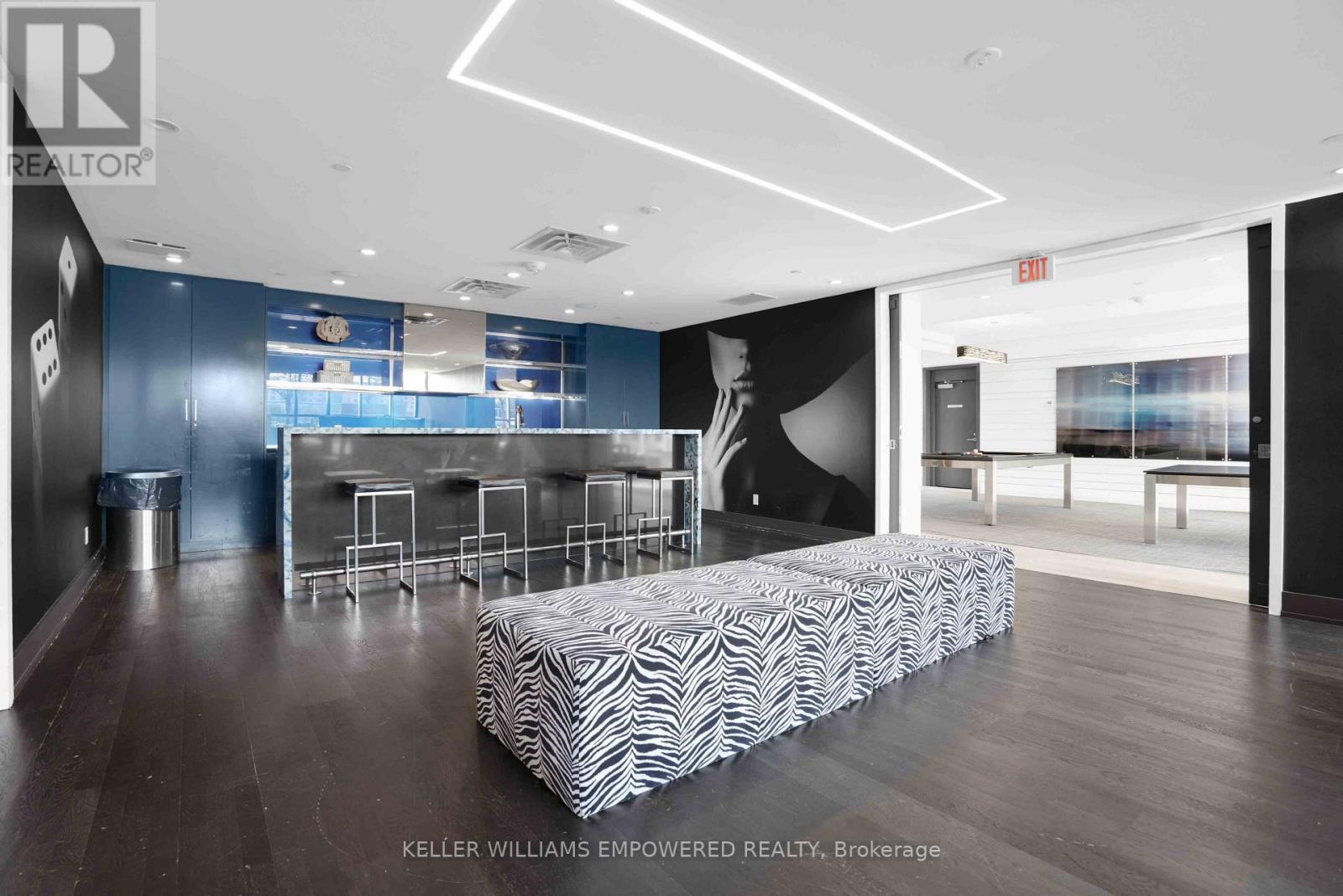 #811 9471 YONGE STREET N - 13