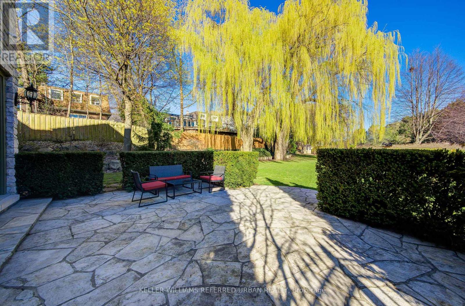 7 LEGACY COURT - Image 44
