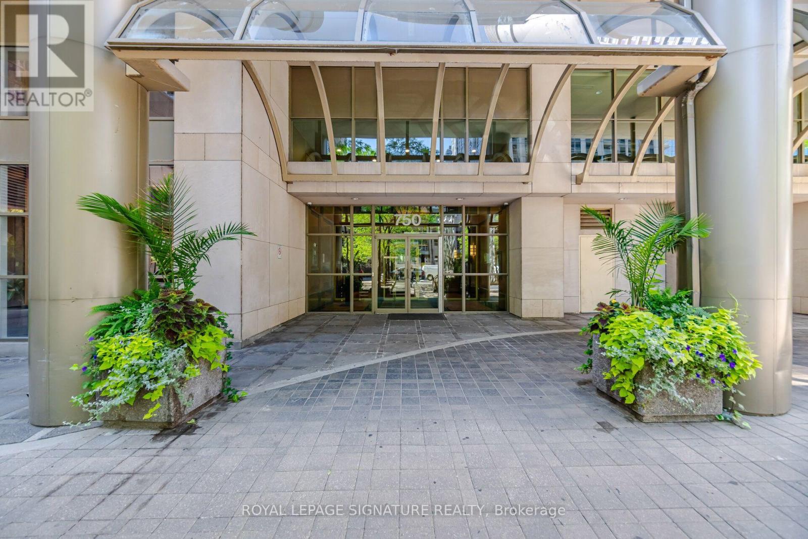 #3603 750 BAY STREET - 2