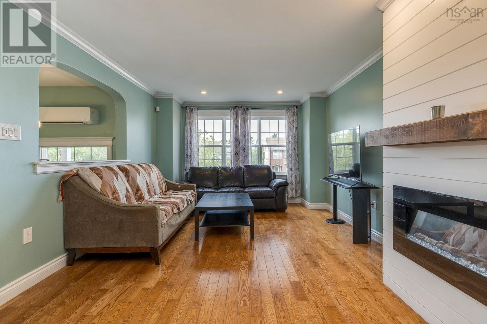 64 Surrey Way - 11